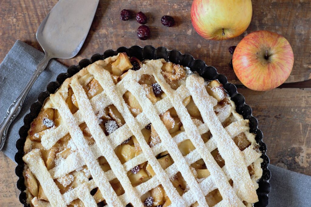 apple pie, dough, apple-5479993.jpg